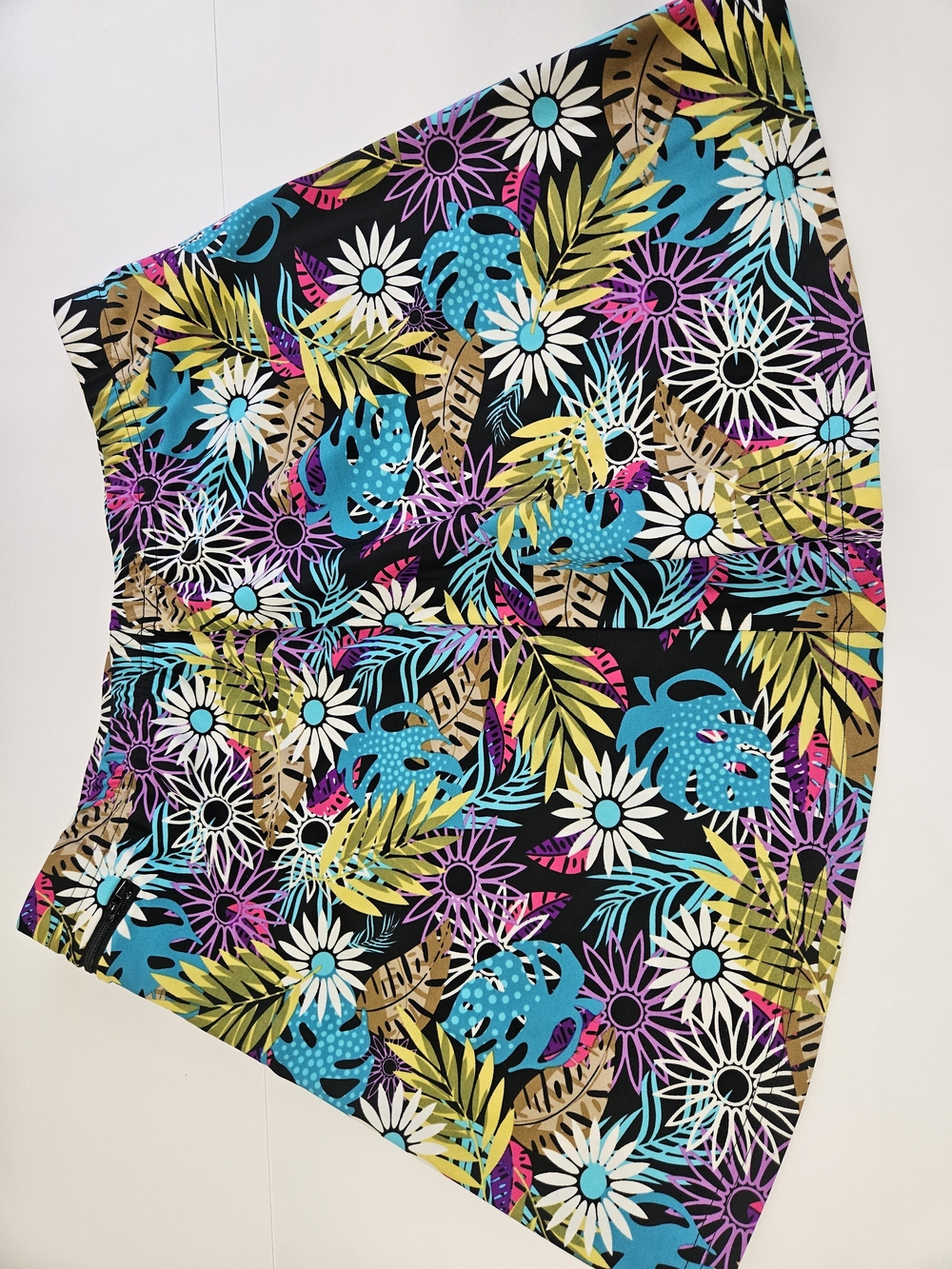 Gypsy Runner Neon Flower Tropic Power Workout Skirt Side Zip Pocket Size Medium